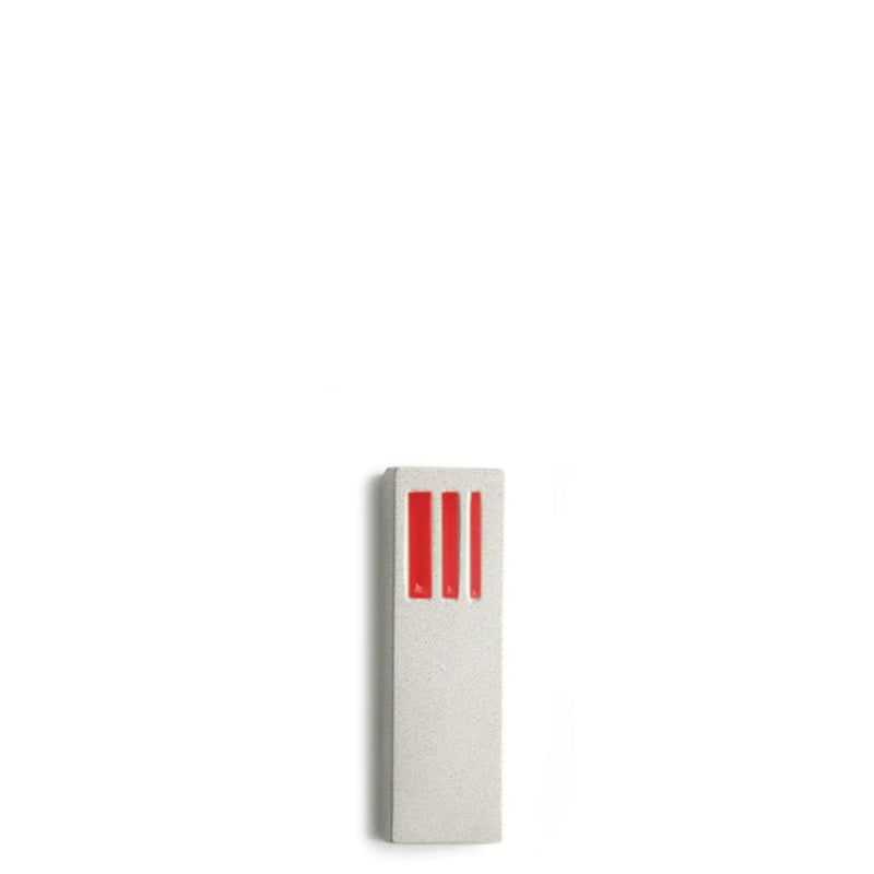 Mini Short lines "ש" - White Concrete with Red Lines by Marit Meisler at CeMMent