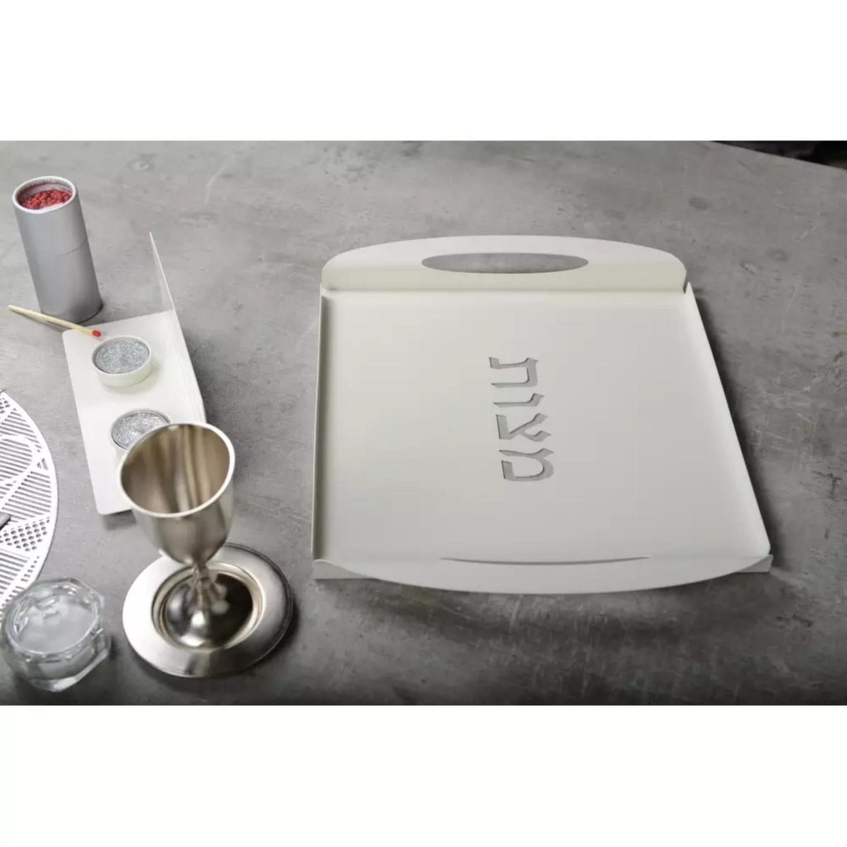 Modern White Metal Matzah plate Tray by Aulicia